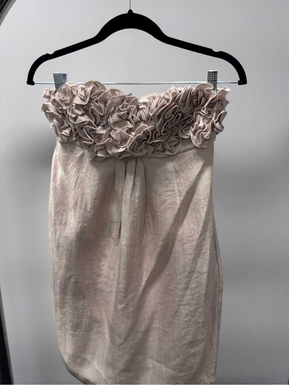 Strapless Ruffle-Trim Cocktail Dress in Light Beige/Gold/Champagne